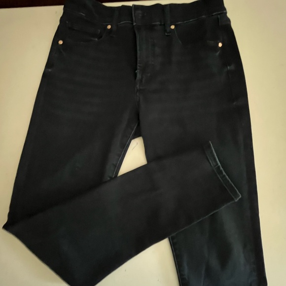 NWOT Woman’s Express Dark blue- navy jeans. Skinny jeans size 8R
